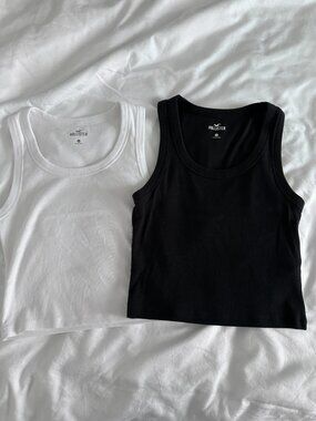Two Hollister Tanks Cropped Medium Excellent Condition